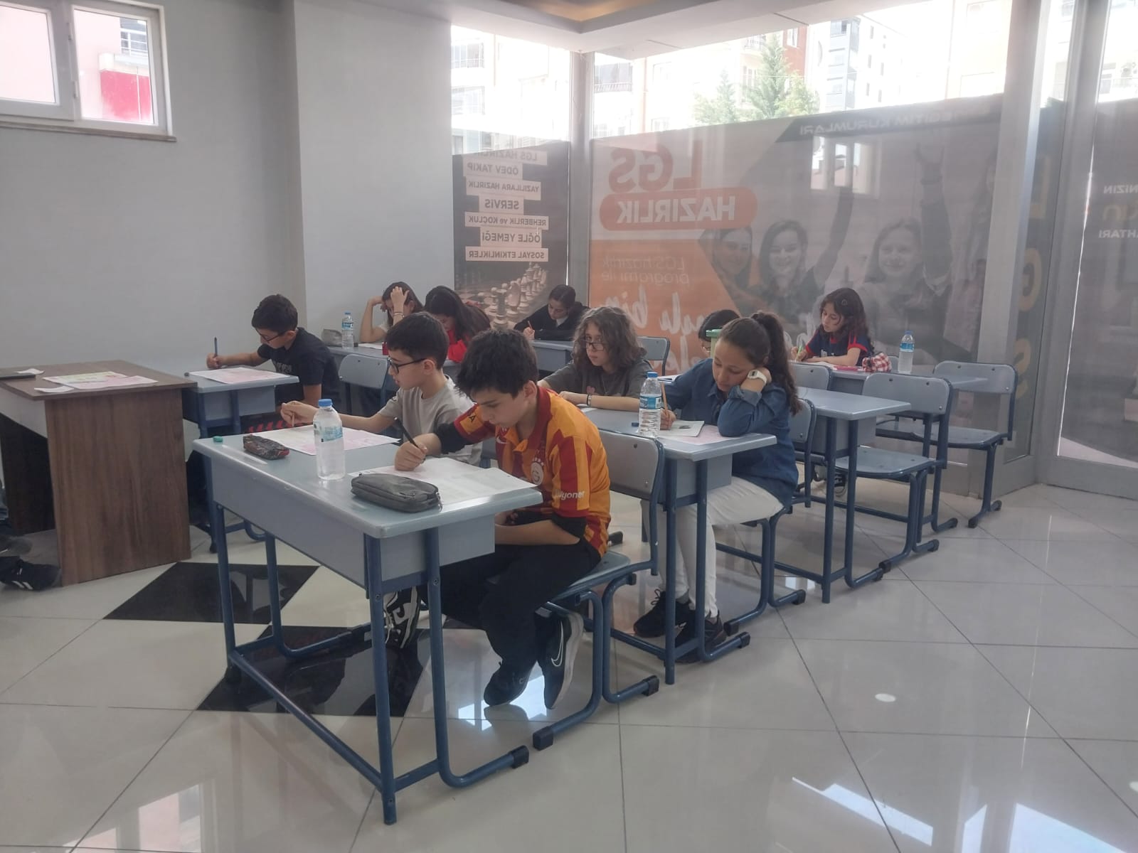 Kurumumuzdan Kareler